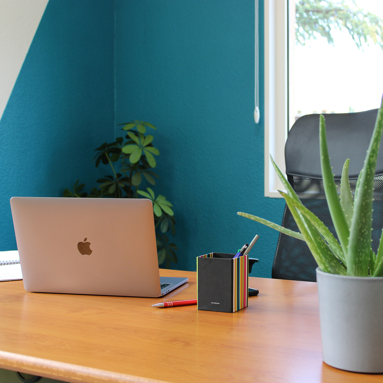 Bureau individuel équipé pour vos rendez-vous